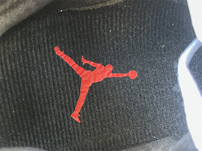 Authentic Air Jordan 8 Retro Bugs Bunny