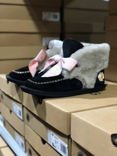 UG Boots Women-077