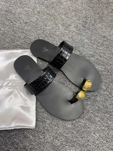 GZ men slippers AAA-029