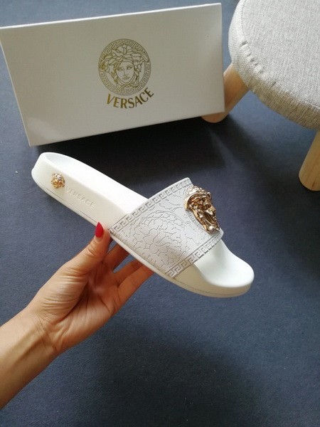 Versace women slippers AAA-028