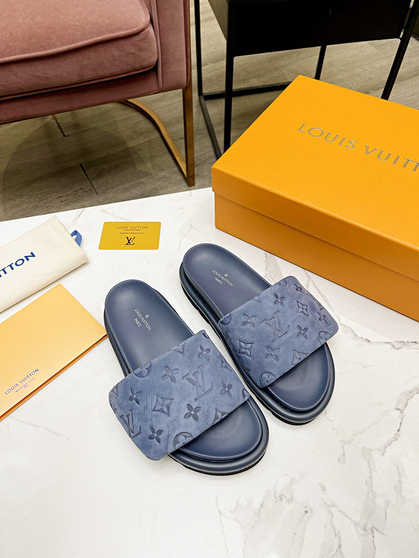 LV women Sandals 1:1 Quality-412