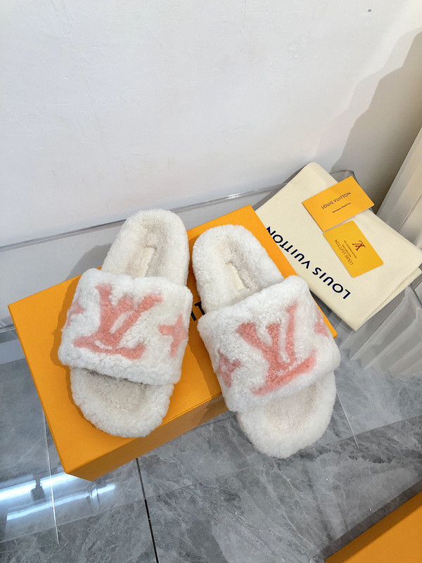LV women Sandals 1:1 Quality-617