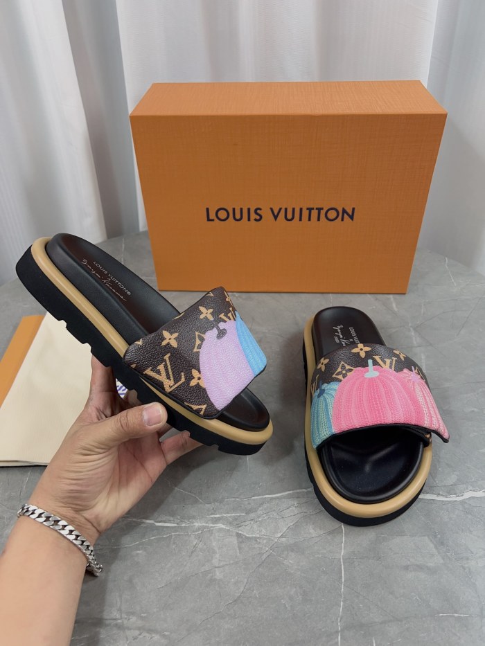 LV Sandals 1：1 Quality-540