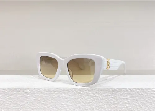 Burberry Sunglasses AAAA-2220