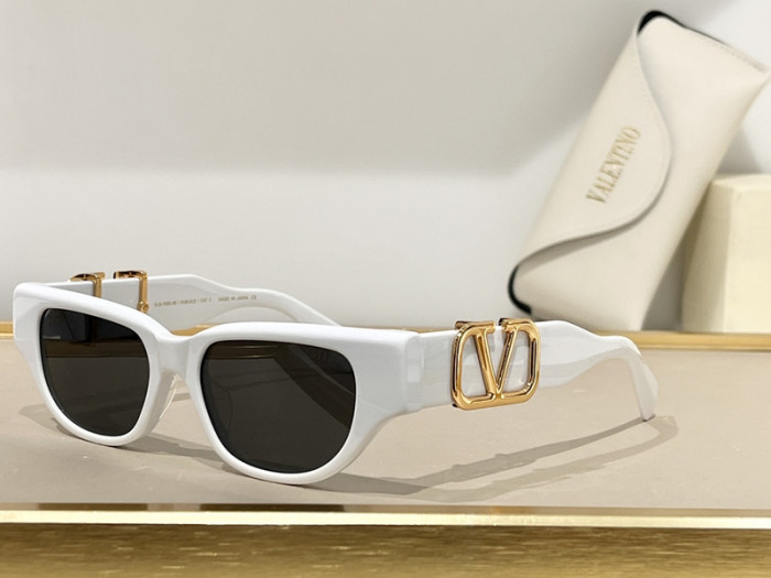 V Sunglasses AAAA-359
