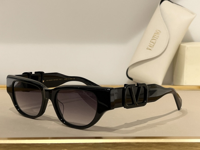 V Sunglasses AAAA-358