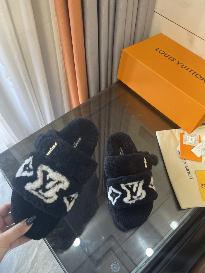 LV women Sandals 1：1 Quality-495