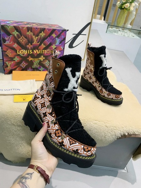 LV Women Shoes 1:1 Quality-711