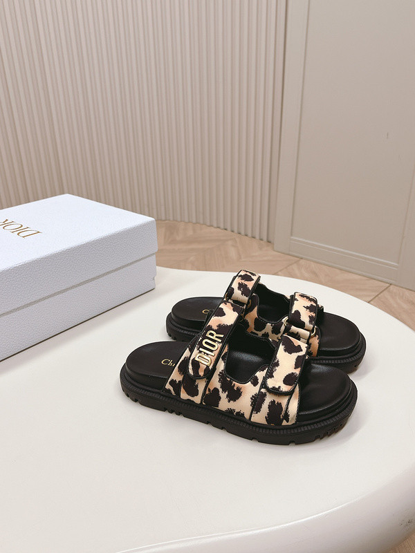 Dior women slippers 1:1 quality-250