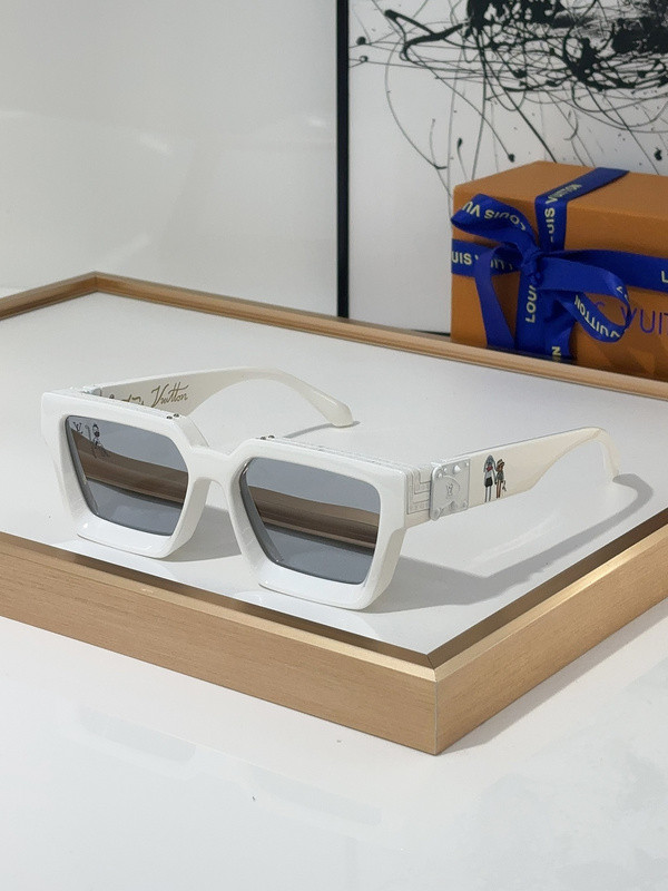 LV Sunglasses AAAA-3981