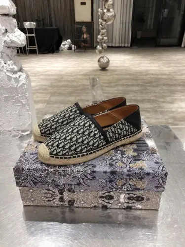 Dior Women Shoes 1：1 quality-222