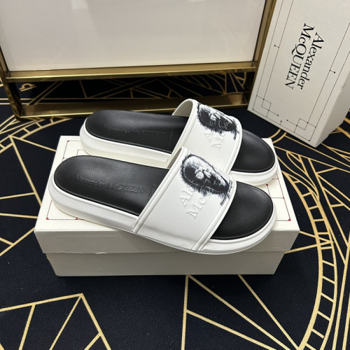Alexander McQueen men slippers AAA-044