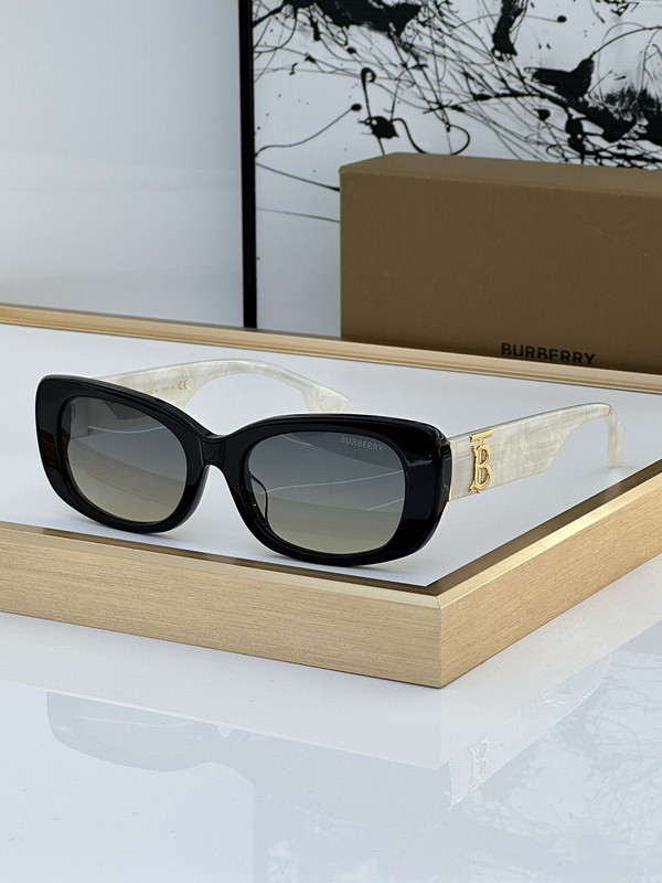 Burberry Sunglasses AAAA-2257