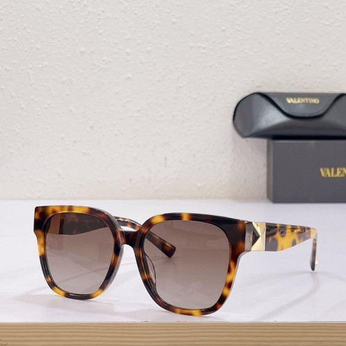 V Sunglasses AAAA-342