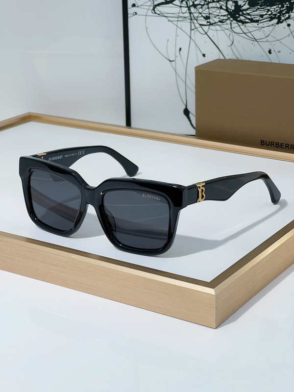 Burberry Sunglasses AAAA-2445