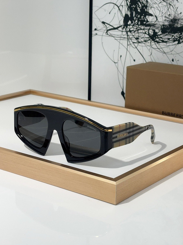 Burberry Sunglasses AAAA-2404