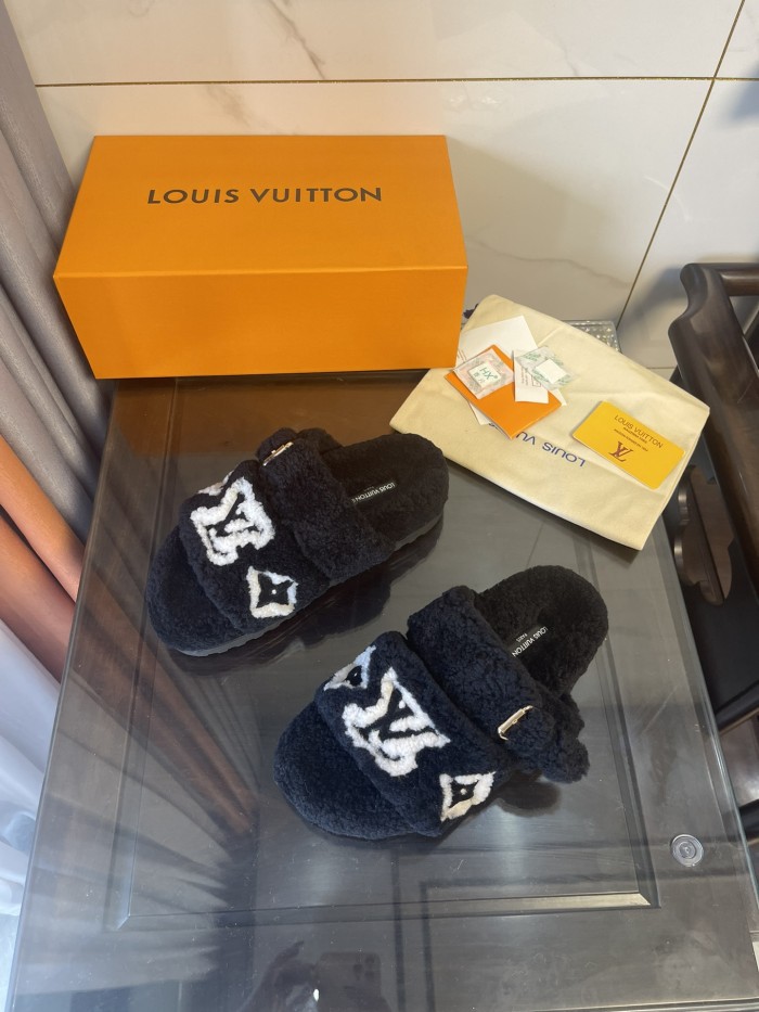 LV women Sandals 1：1 Quality-495