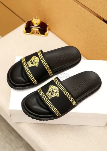 Versace men slippers AAA-321