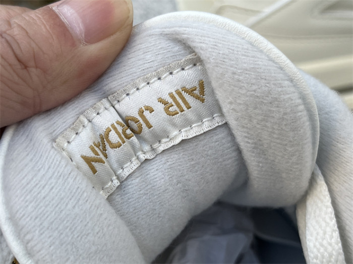 Air Jordan 4 Retro 'Metallic Gold'