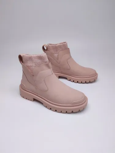 UG Boots Women-129