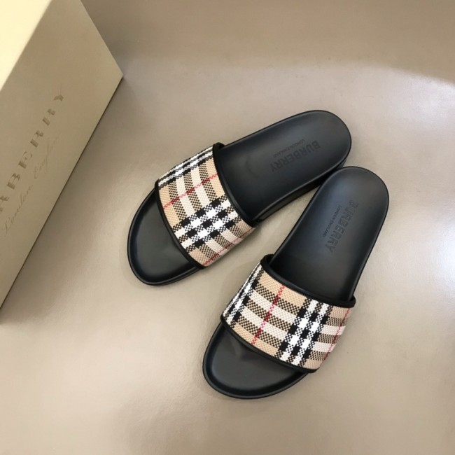 Burberry men slippers AAA-071