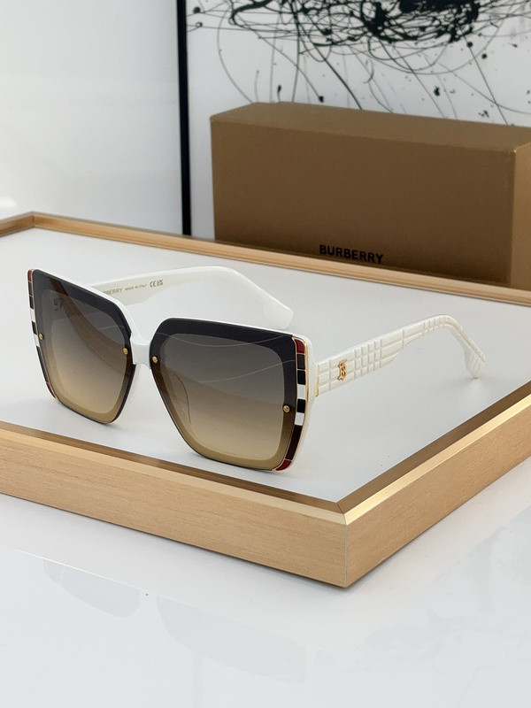 Burberry Sunglasses AAAA-2334
