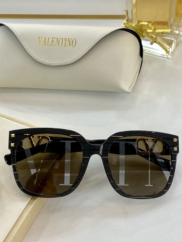 V Sunglasses AAAA-395