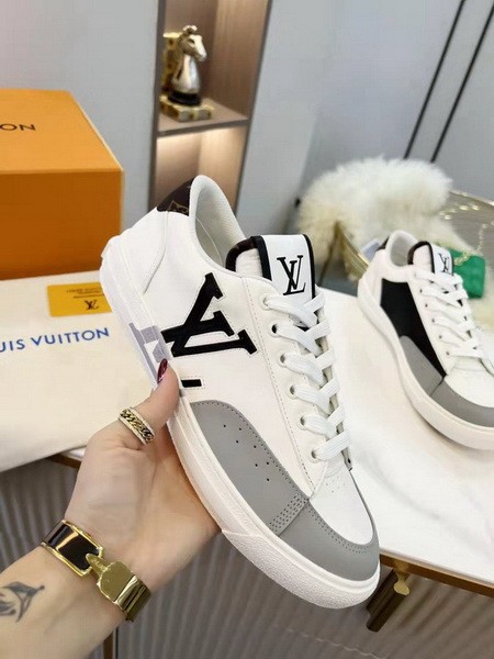 LV Women Shoes 1:1 Quality-747