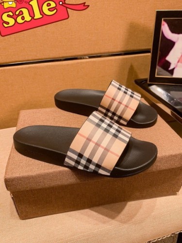 Burberry men slippers AAA-058