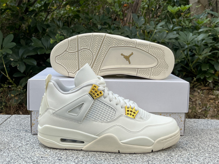 Air Jordan 4 Retro 'Metallic Gold'