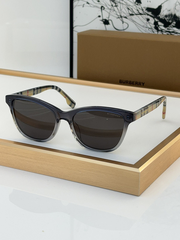 Burberry Sunglasses AAAA-2285