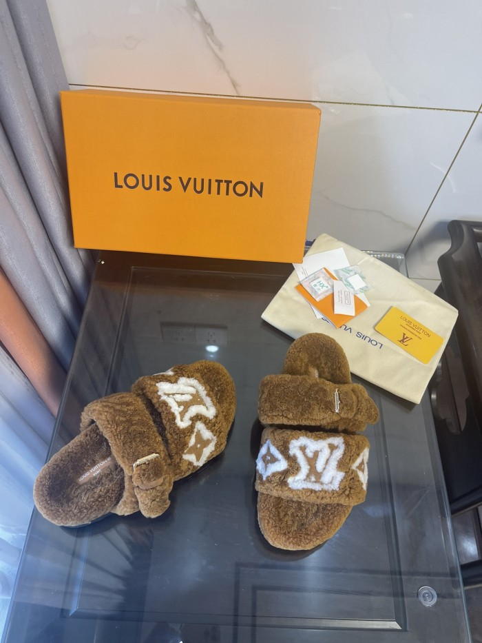 LV women Sandals 1：1 Quality-491