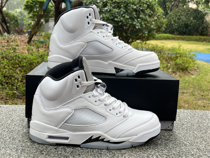 Authentic Air Jordan 5“Reverse Oreo”