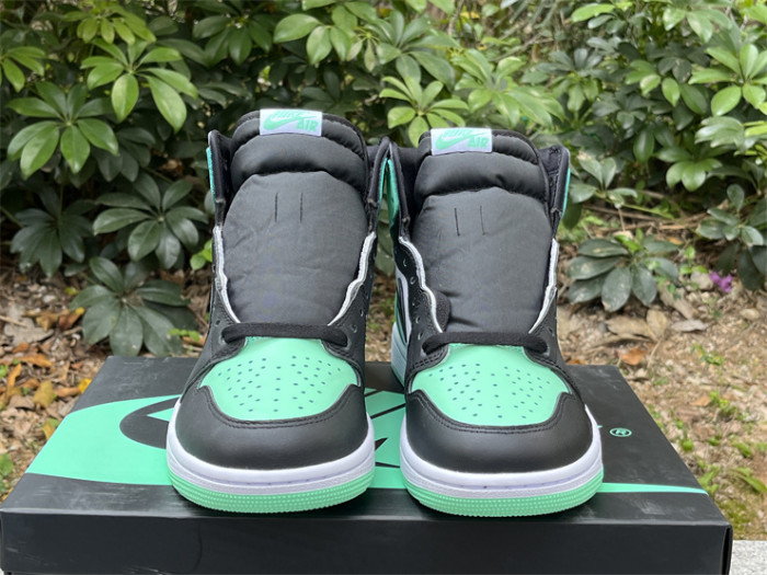 Authentic Air Jordan 1 High OG “Green Glow”