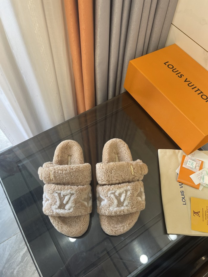 LV women Sandals 1：1 Quality-494