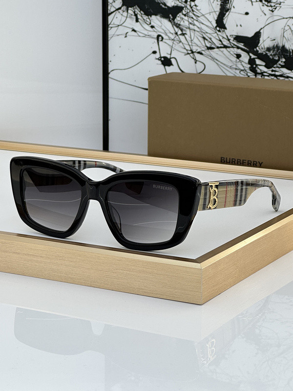 Burberry Sunglasses AAAA-2250