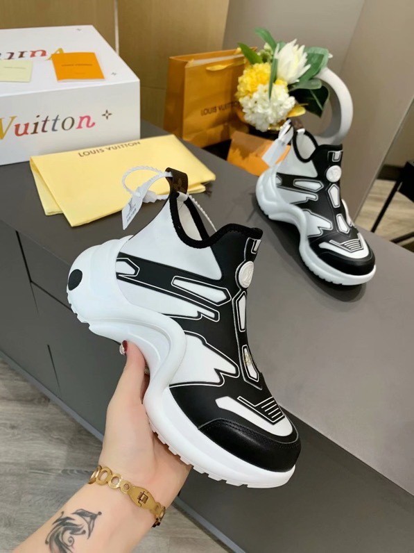 LV Women Shoes 1:1 Quality-561