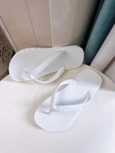 Versace women slippers AAA-090