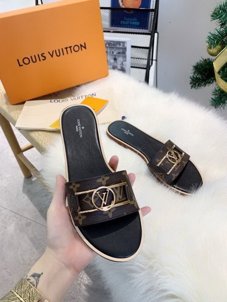 LV women slippers AAA-135