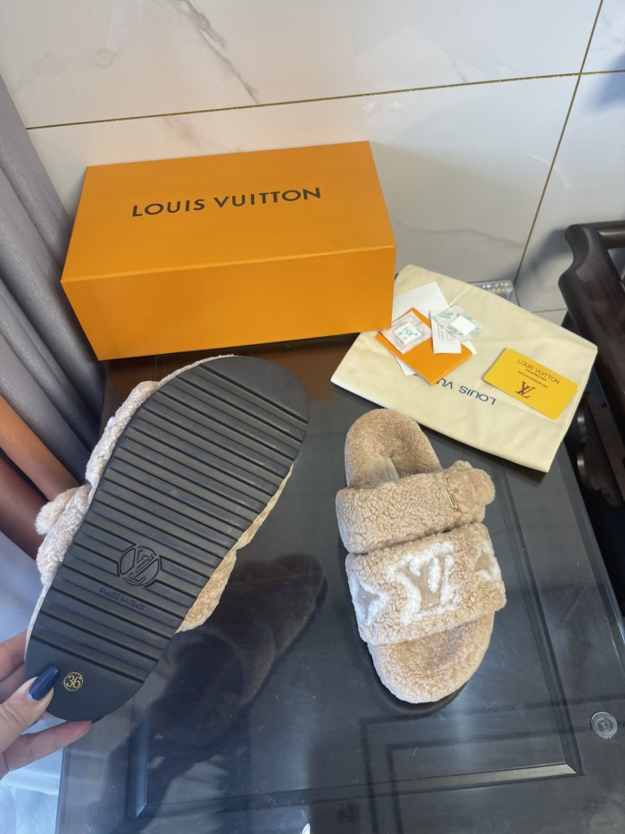 LV women Sandals 1：1 Quality-494