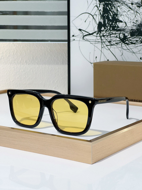 Burberry Sunglasses AAAA-2522