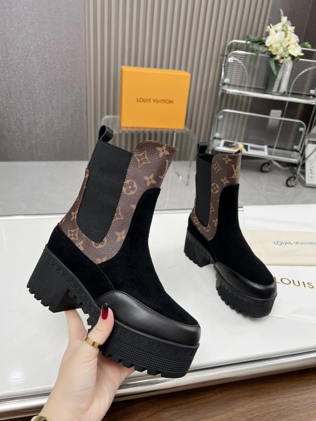 LV Women Shoes 1:1 Quality-1067