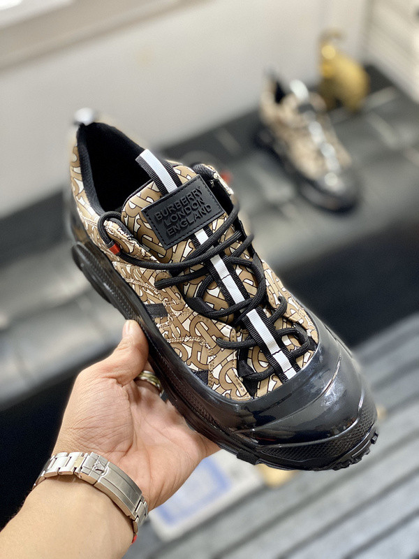 Burberry men shoes 1：1 quality-378