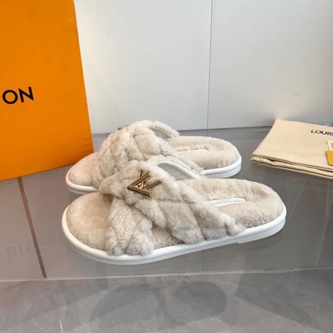 LV women Sandals 1:1 Quality-840