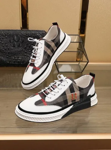 Burberry men shoes 1：1 quality-214
