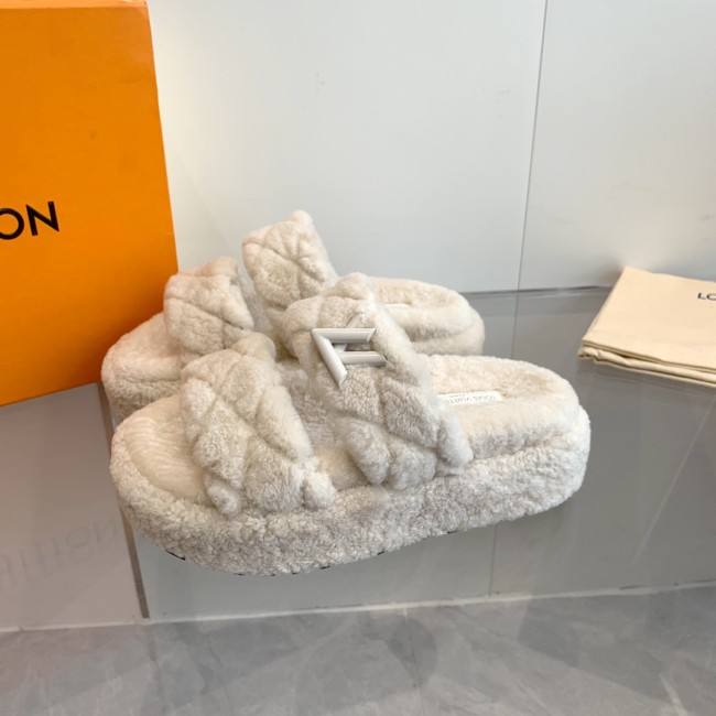 LV women Sandals 1:1 Quality-843