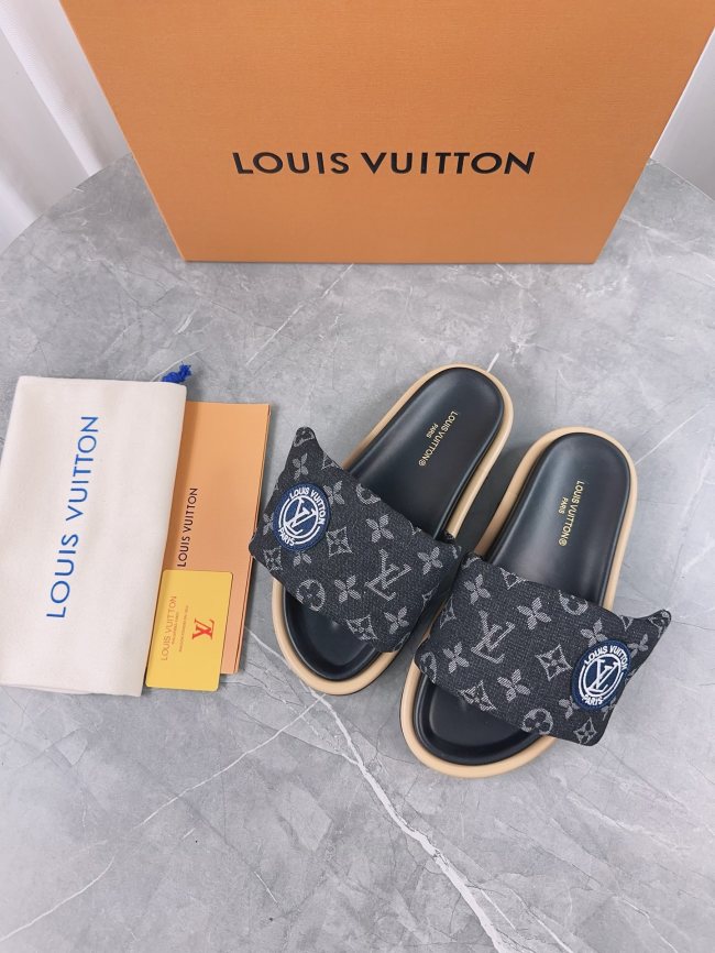 LV Sandals 1：1 Quality-827
