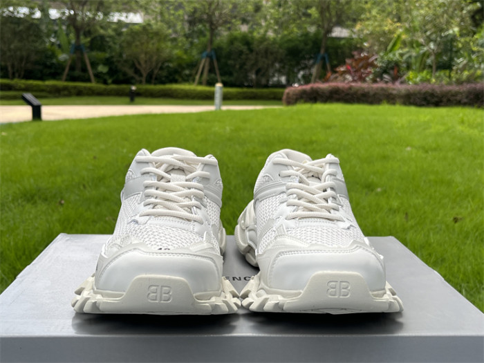 B 17FW Tripe-S High End Sneaker-426