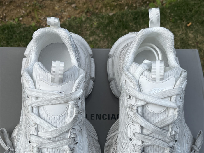 B 17FW Tripe-S High End Sneaker-479