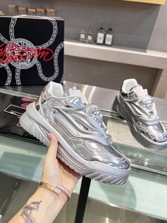 Versace Men Shoes 1：1 Quality-696